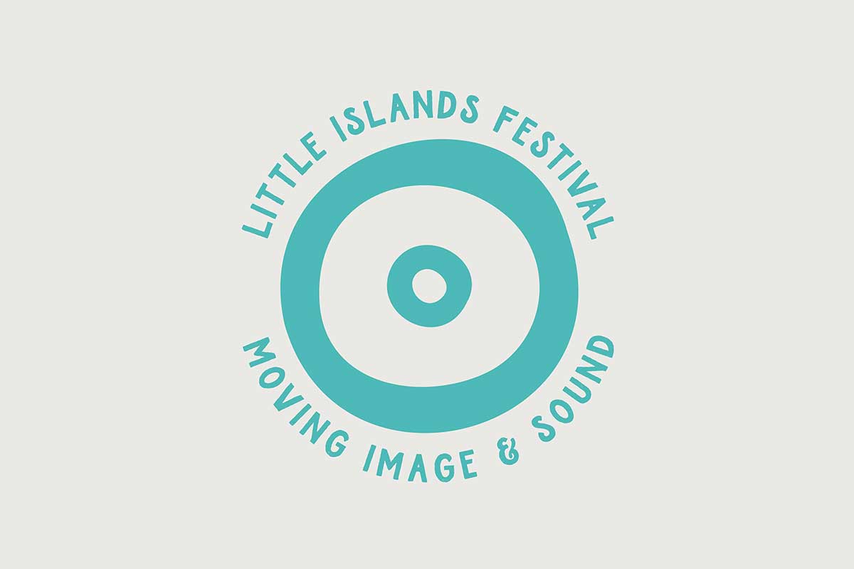 Stand Up Comedy παρουσίαση στο Φεστιβάλ Σίκινου με θεατρική και ψυχοεκπαιδευτική διάσταση